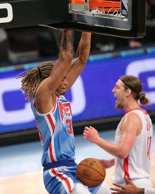 壹号娱乐官网-篮网内线众“星”云集 决胜时刻却依旧是小鬼当家？